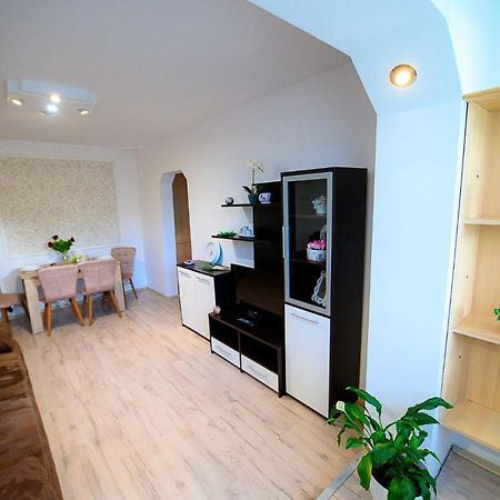 Alice Apartment Arad Extérieur photo